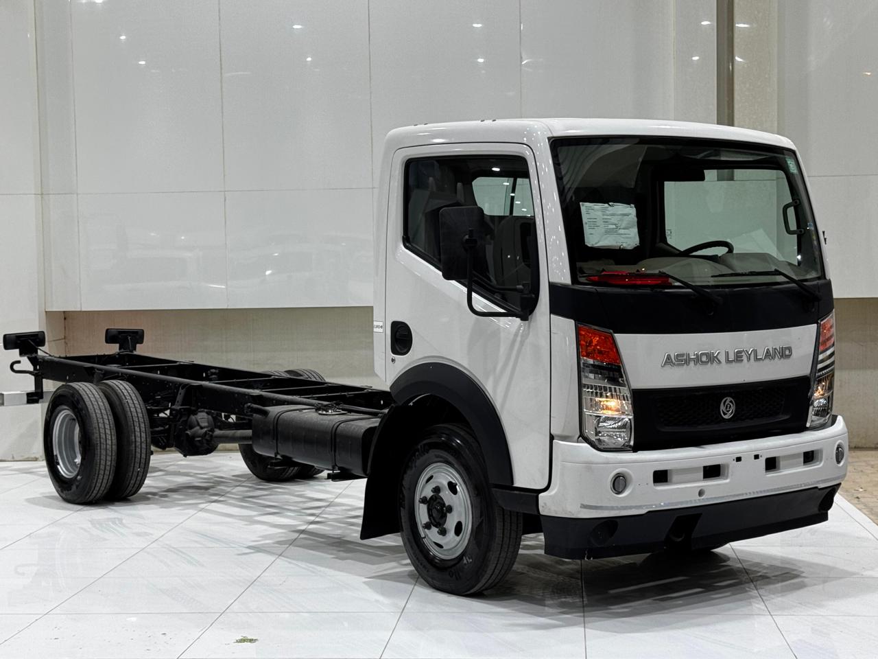 اشوك ليلاند 4 طن 2024